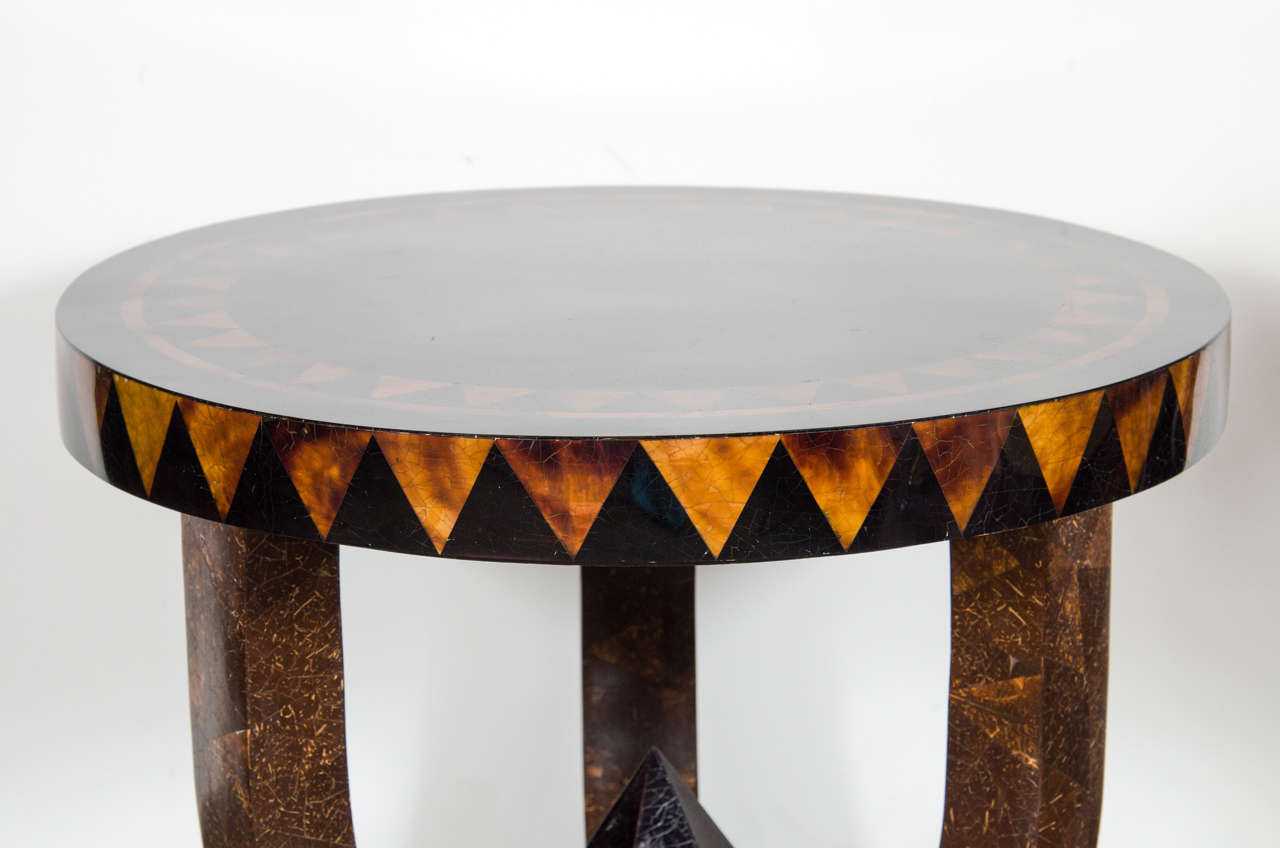 Mid- Century Modernist Tessellated Horn Gueridon Table In Excellent Condition In New York, NY