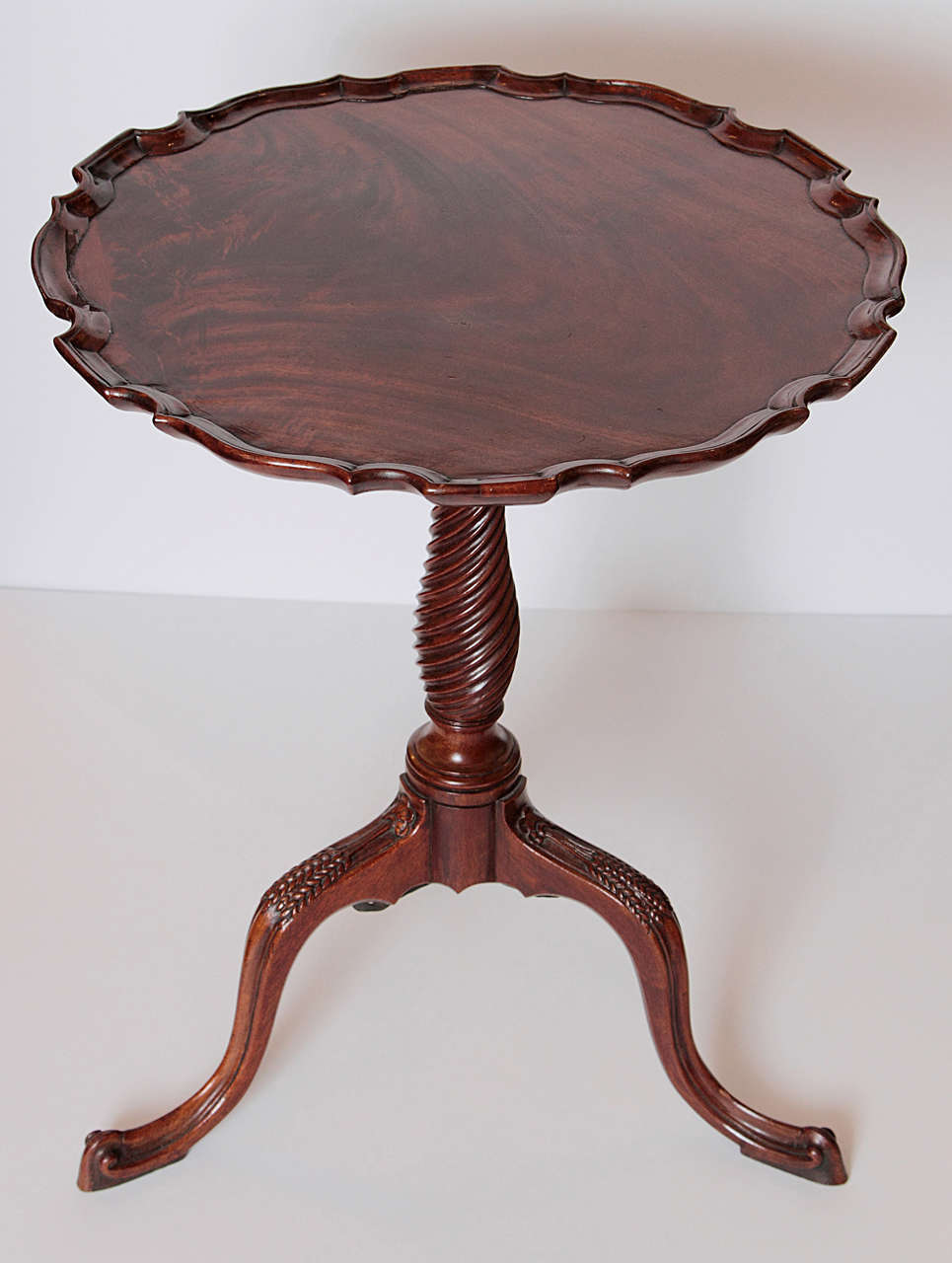 18th Century English Small Pie Crust, Mahogany Table For Sale 1