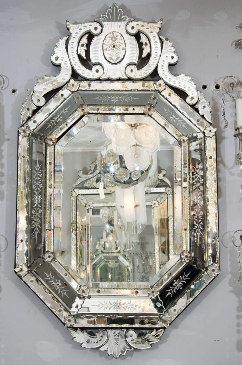 Octagonal 20th Century Venetian Mirror For At 1stdibs Octagonal 20th Century Venetian Mirror
