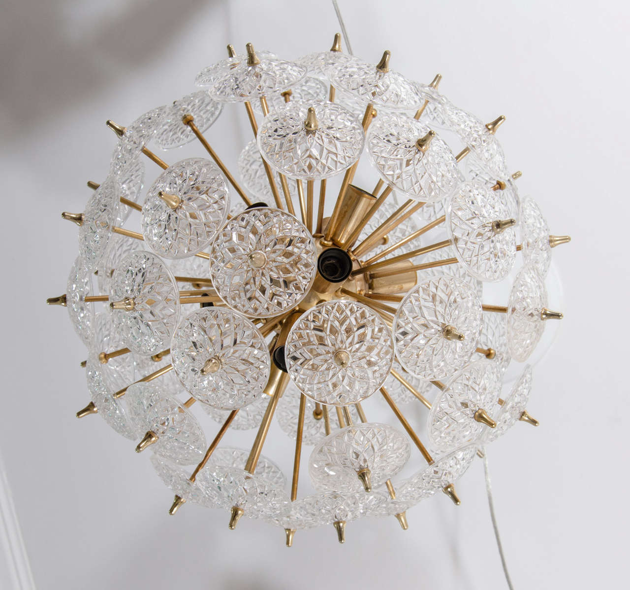 1970s Belgian Snowflake Glass Chandelier In Excellent Condition For Sale In New York, NY