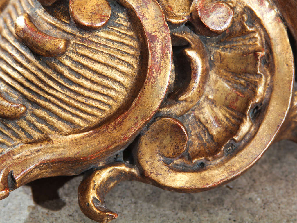 Gilt Bracket