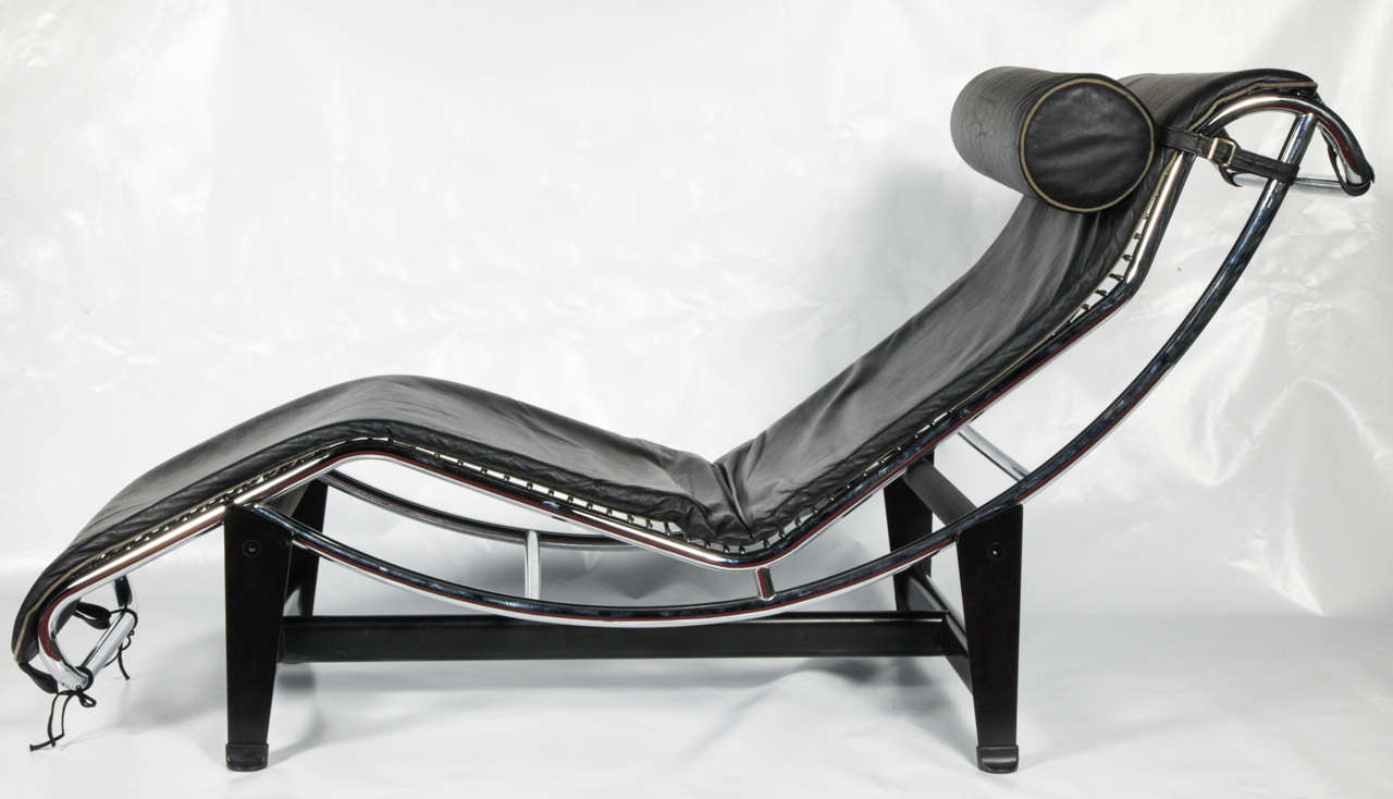 20th Chaise Longue Model Le Corbusier Black Leather For Sale 1