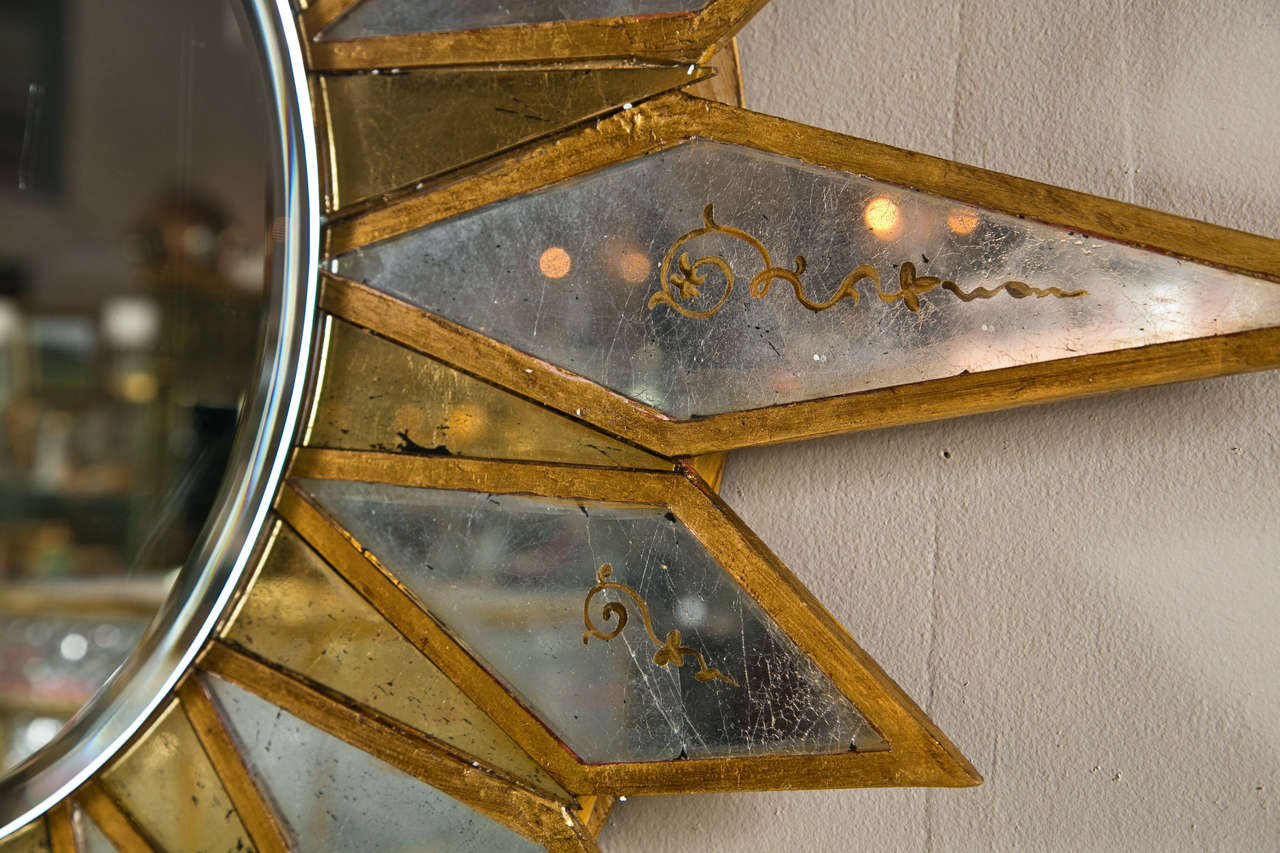 Pair of Églomisé Glass Sunburst Mirrors In Good Condition In Stamford, CT