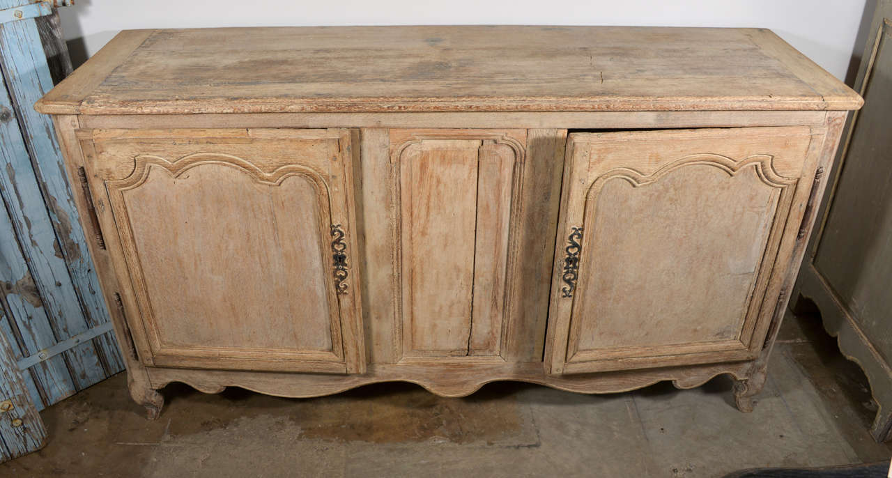 18th C. oak Buffet. period Louis XV