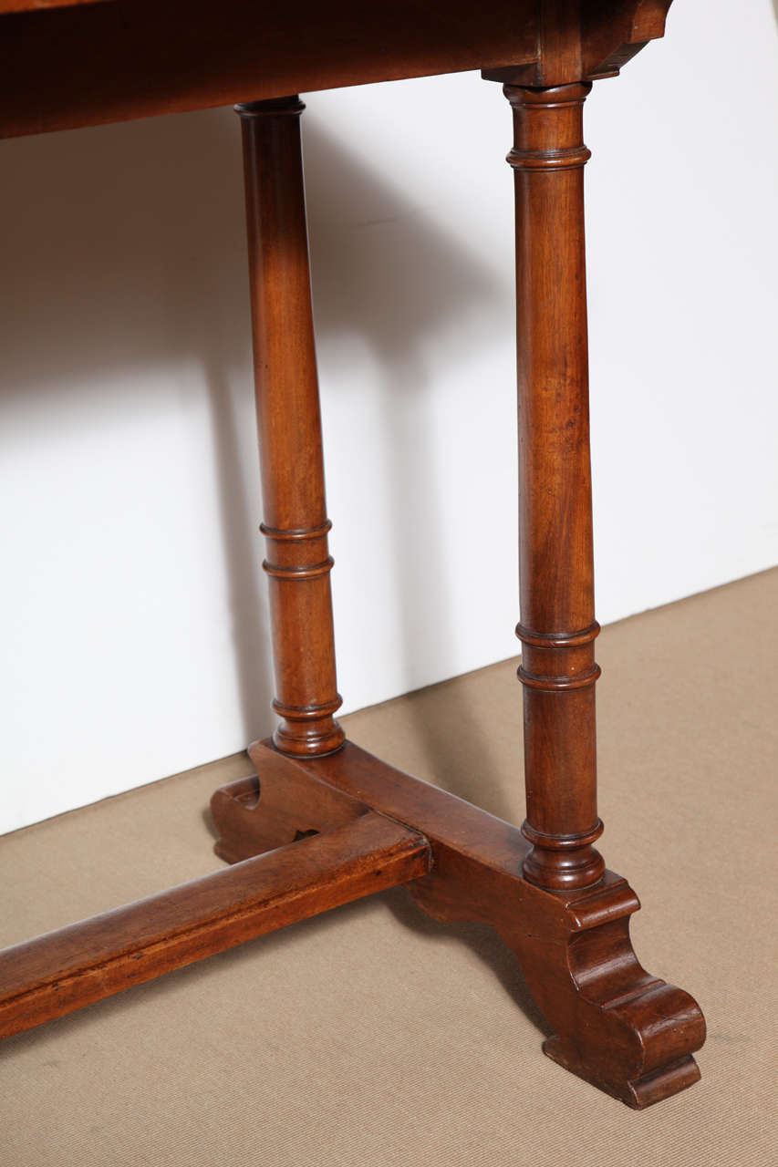 19th Century English Oak Table In Excellent Condition For Sale In New York, NY