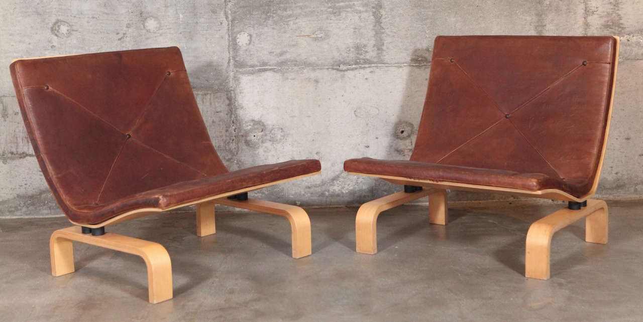 Pair of Poul Kjærholm PK 27 easy chairs manufactured by E. Kold Christensen.