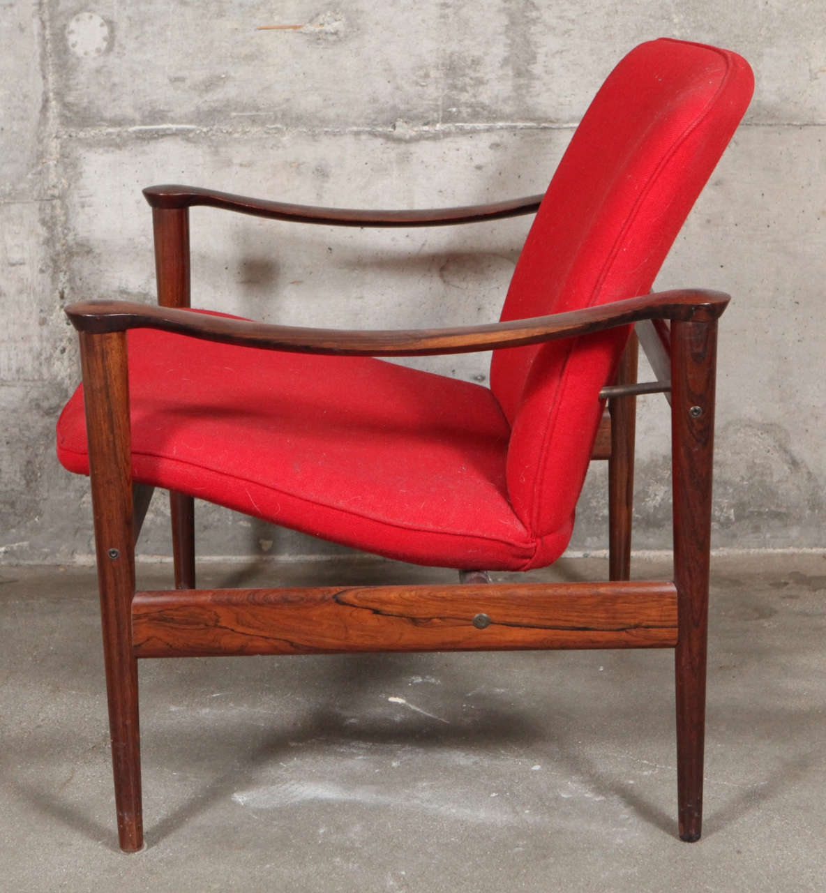 Fredrik A. Kayser Easy Chair aus Rosenholz, Modell 711 (Mitte des 20. Jahrhunderts) im Angebot