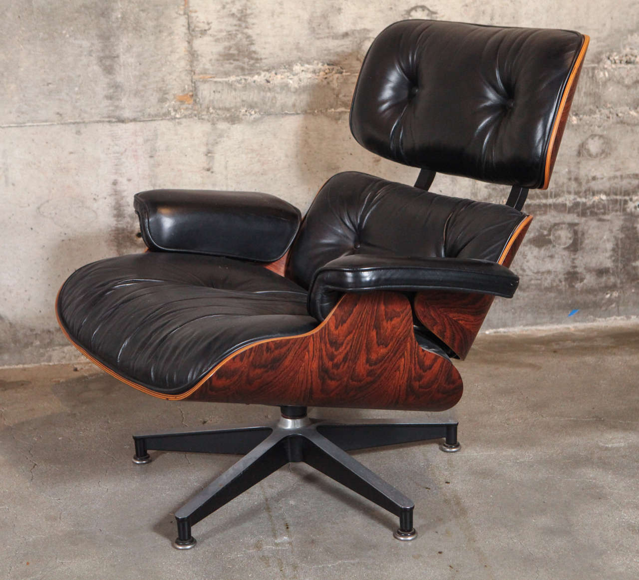 American Pair of Eames Lounge Chairs and Ottomans