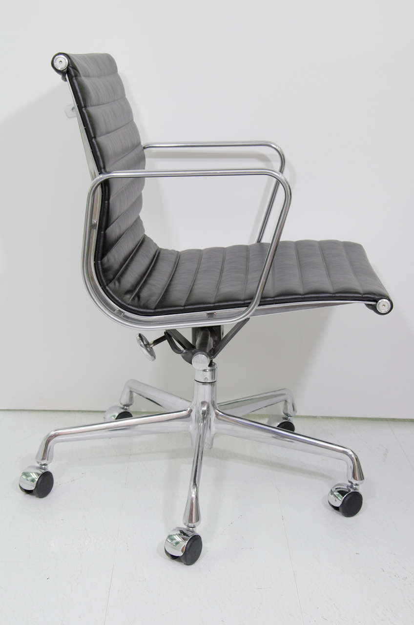 ea335 chair