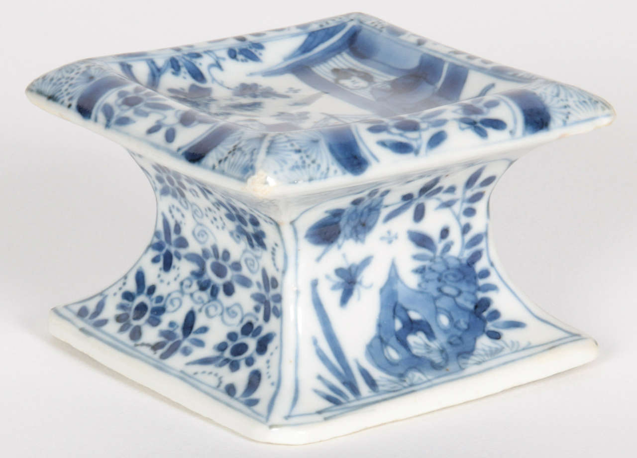 Very rare Chinese export blue and white open salt dish
Ca 1780