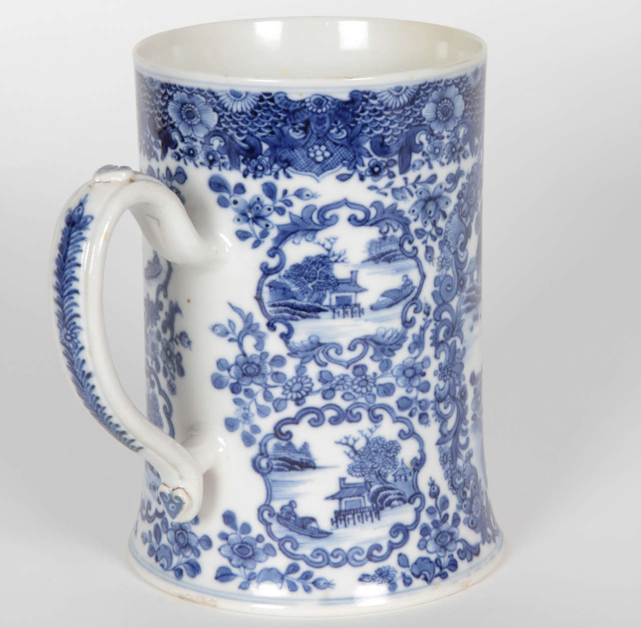 Chinese Export blue and white tankard For Sale 1