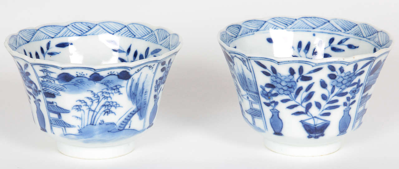 A pair of Chinese export cups and saucers  18th Century For Sale 2