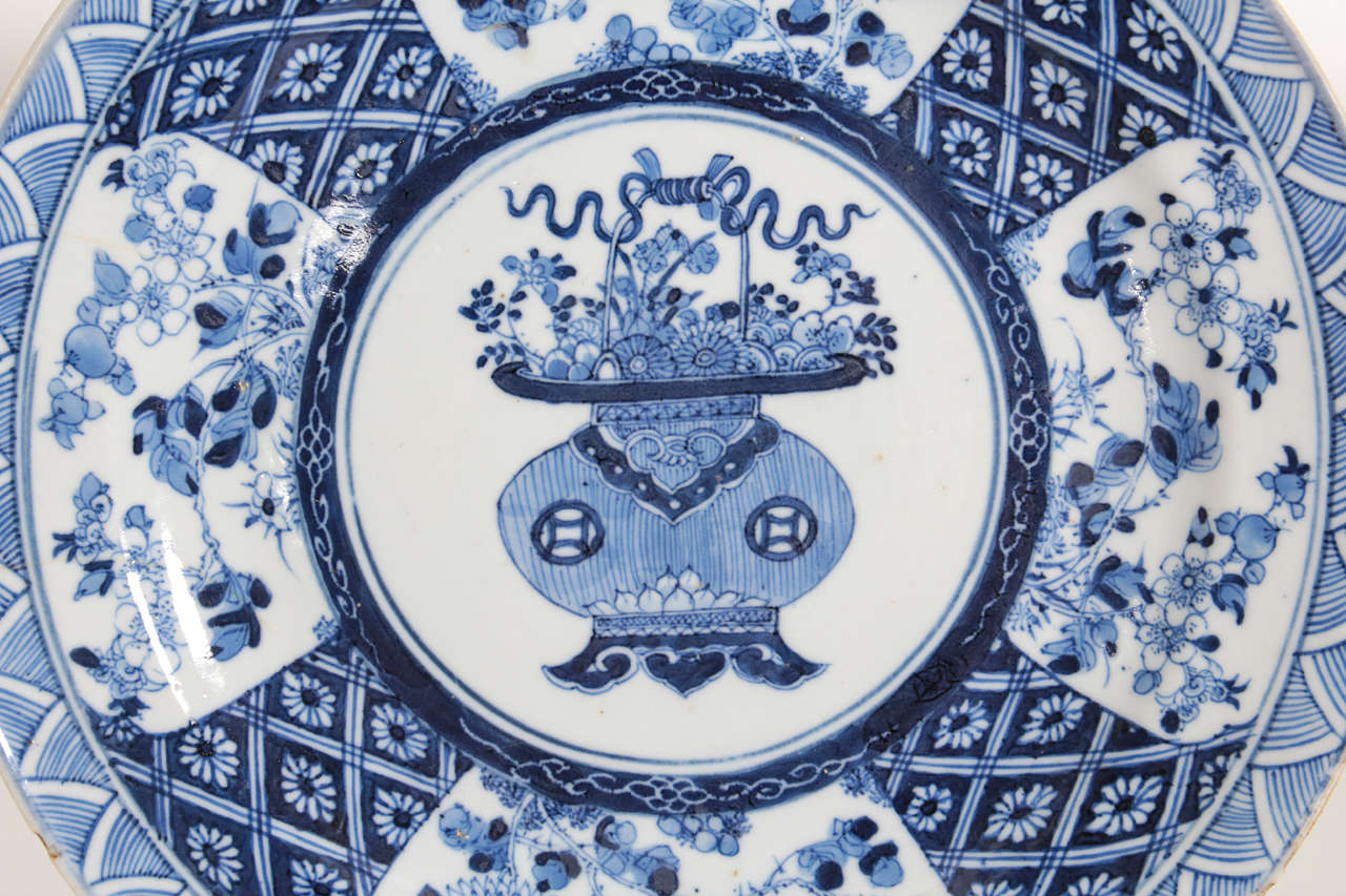 18th Century and Earlier Pair of Chinese Export plates 18th Century For Sale