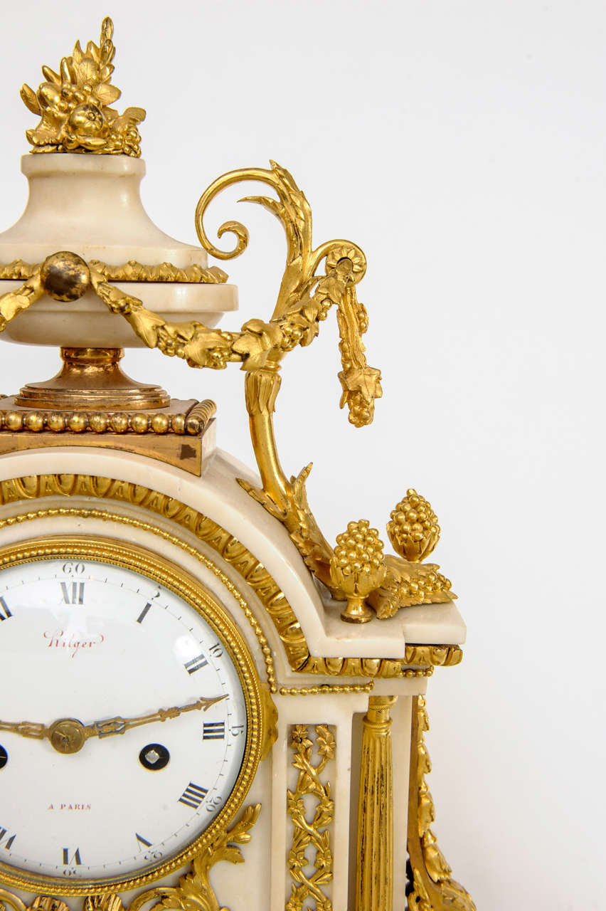 French Louis XVI Ormolu-Mounted Marble Mantel Clock, circa 1780 For Sale 4