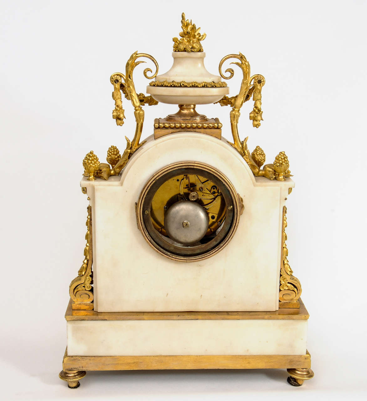 French Louis XVI Ormolu-Mounted Marble Mantel Clock, circa 1780 For Sale 6