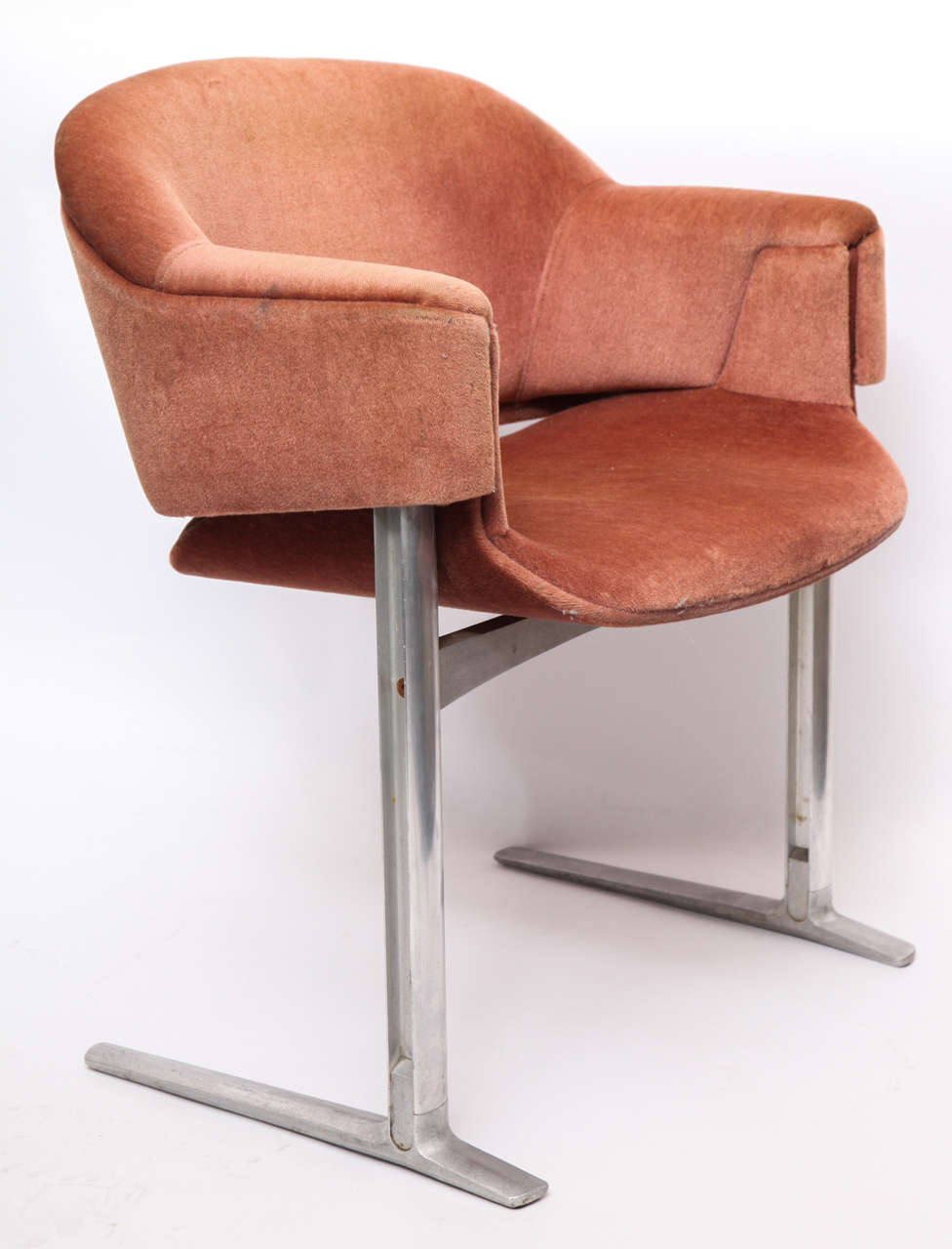 A Pair of 1969 Modernist Chairs from QE2 Race Line by Robert Heritage