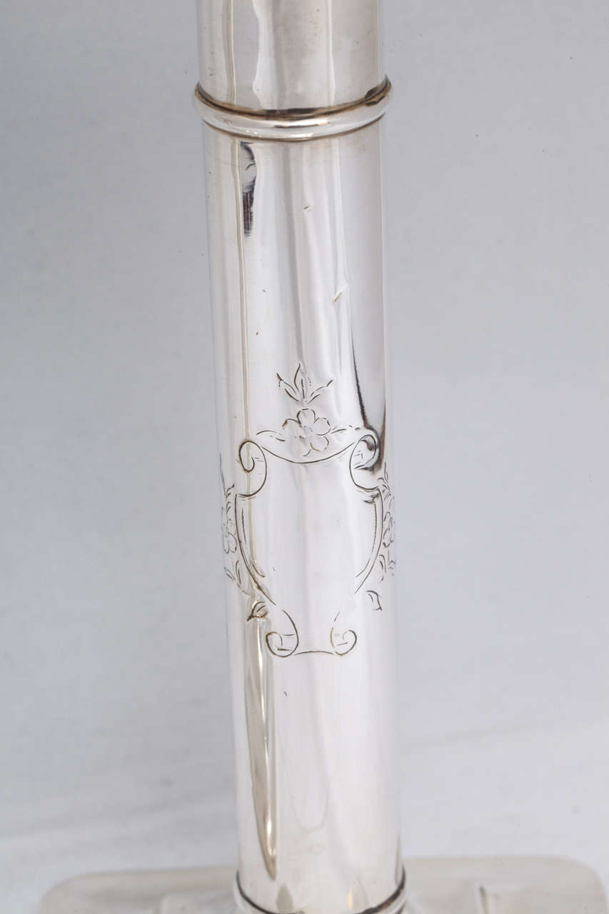 Pair of Tiffany Sterling Silver Column Form Candlesticks In Excellent Condition In New York, NY