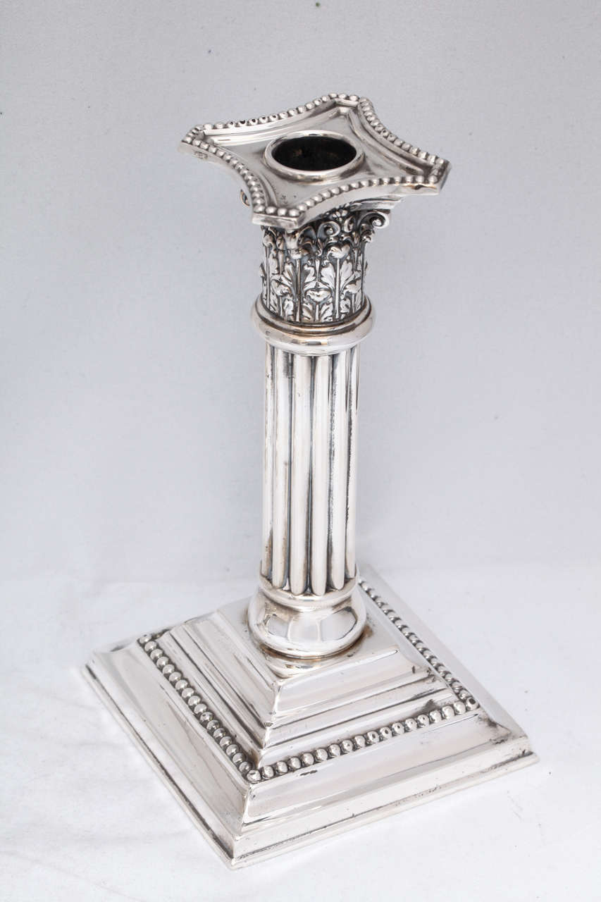Edwardian Pair of Sterling Silver Corinthian Column Candlesticks In Good Condition In New York, NY