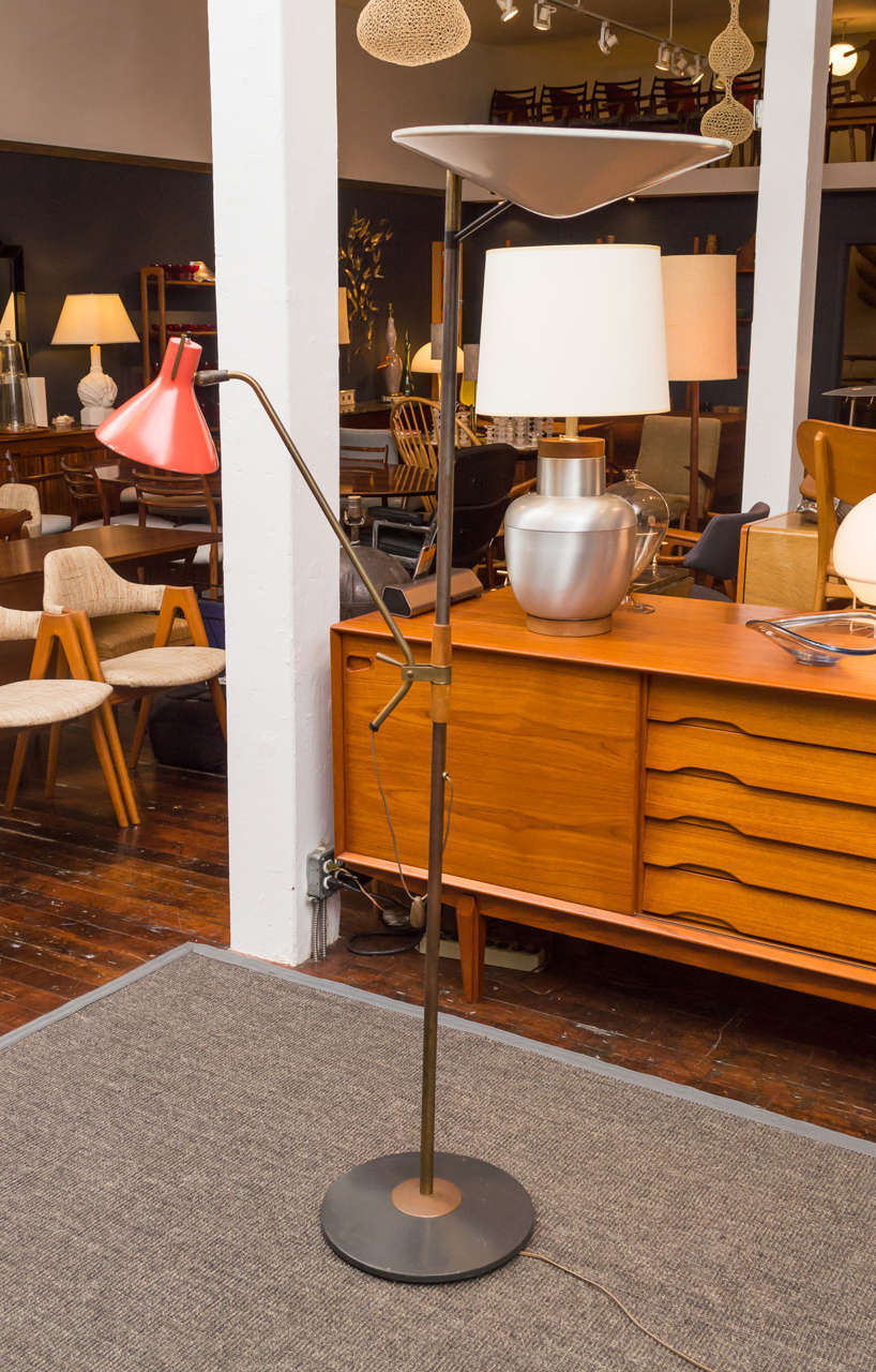 Gerald Thurston for Lightolier articulating floor lamp. Comprises a swiveling uplight and an adjustable reading lamp. Newly re-wired and in good original condition.