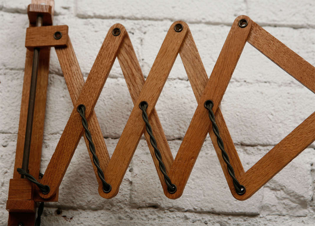 Milieu du XXe siècle Applique Accordéon Wood