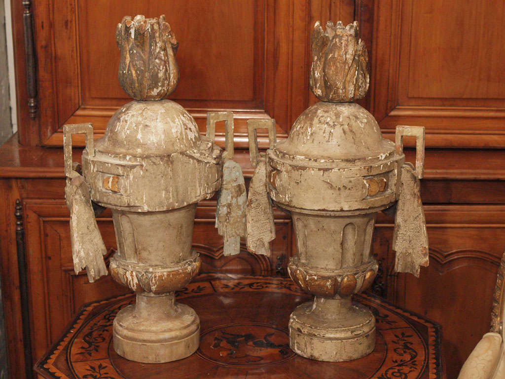 PERIOD LOUIS XVI PAINTED AND GILT WOOD FLAME URNS 4