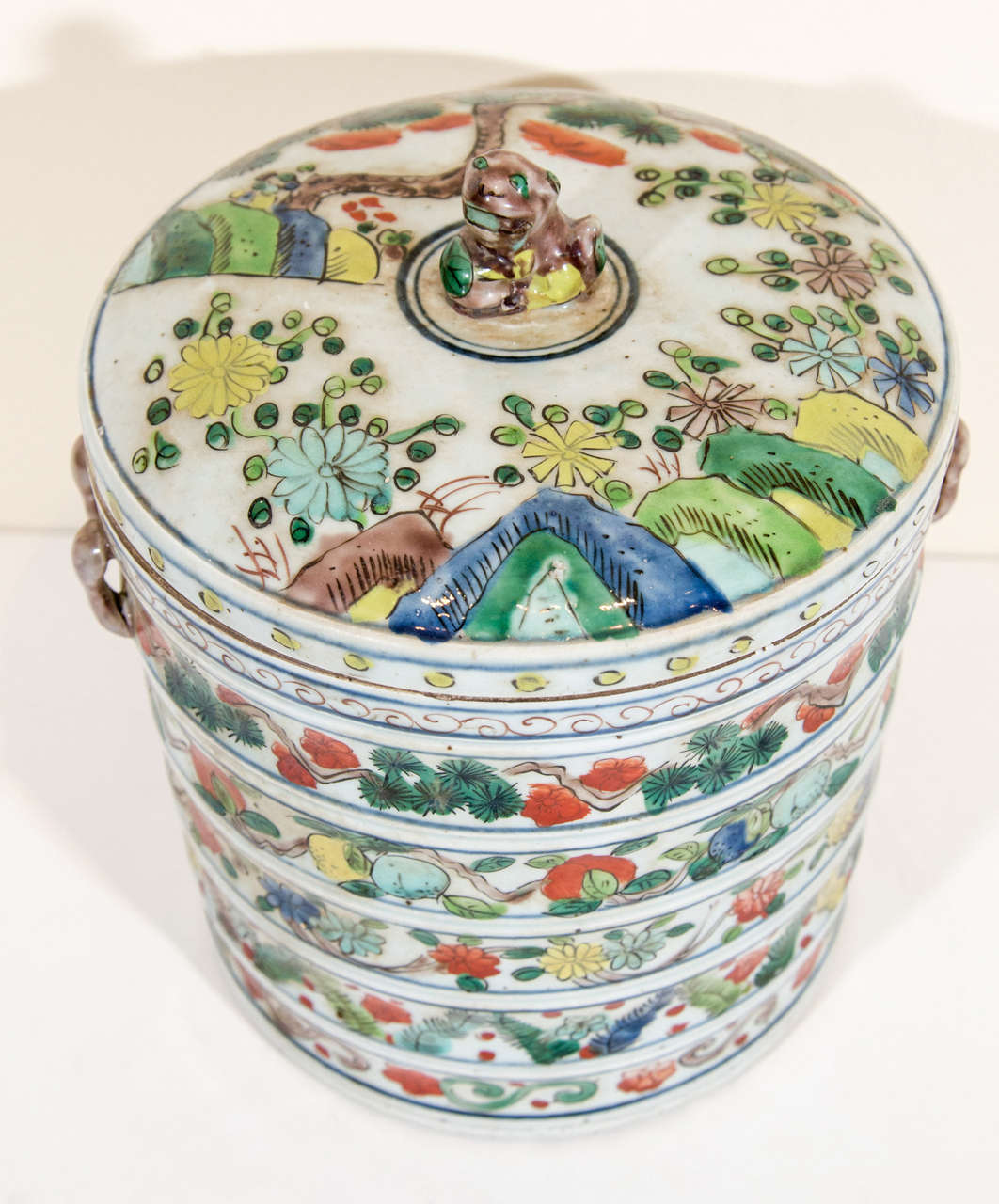 Antique Porcelain Food Container In Excellent Condition In New York, NY