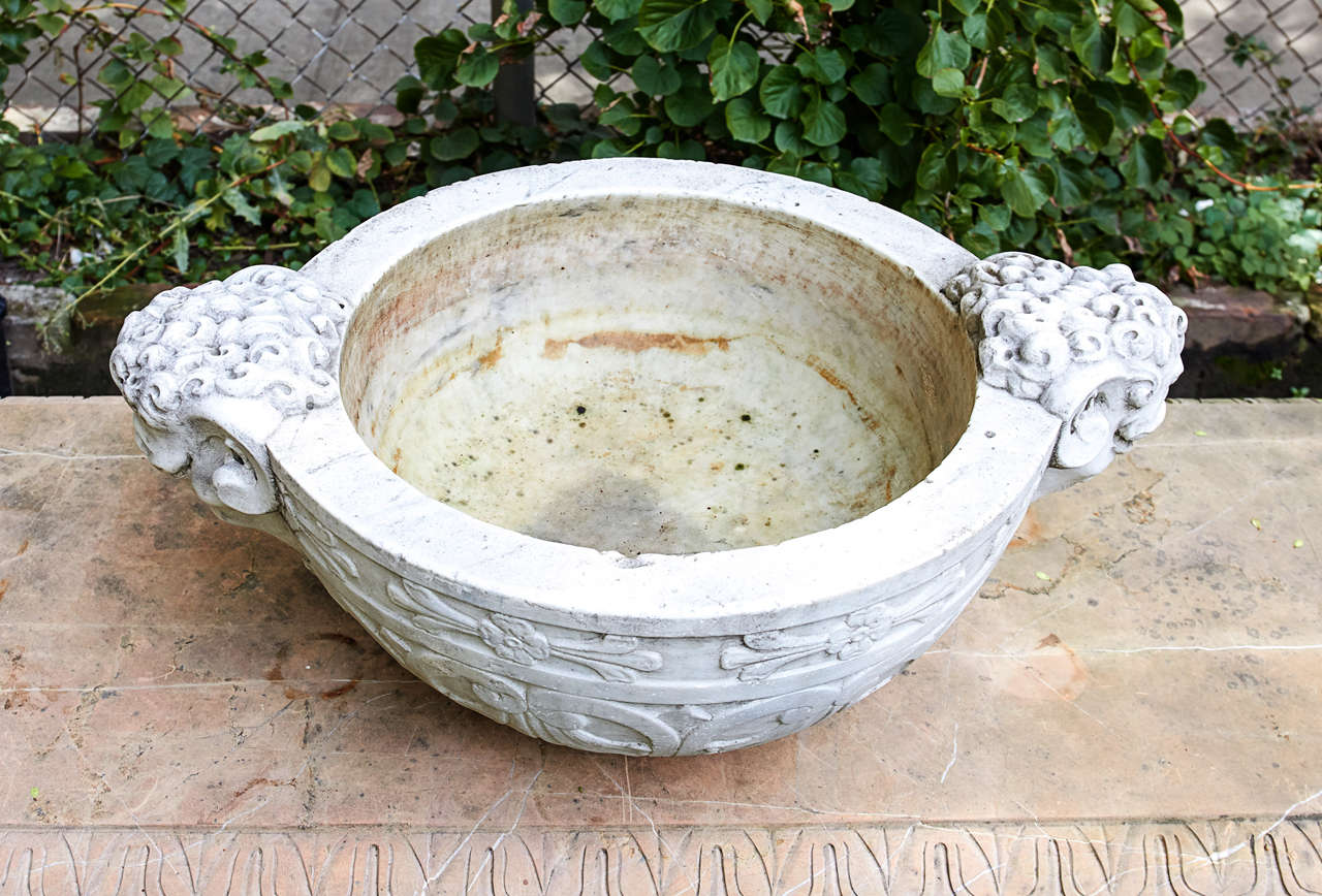 Italian Marble Urn In Good Condition In New York, NY