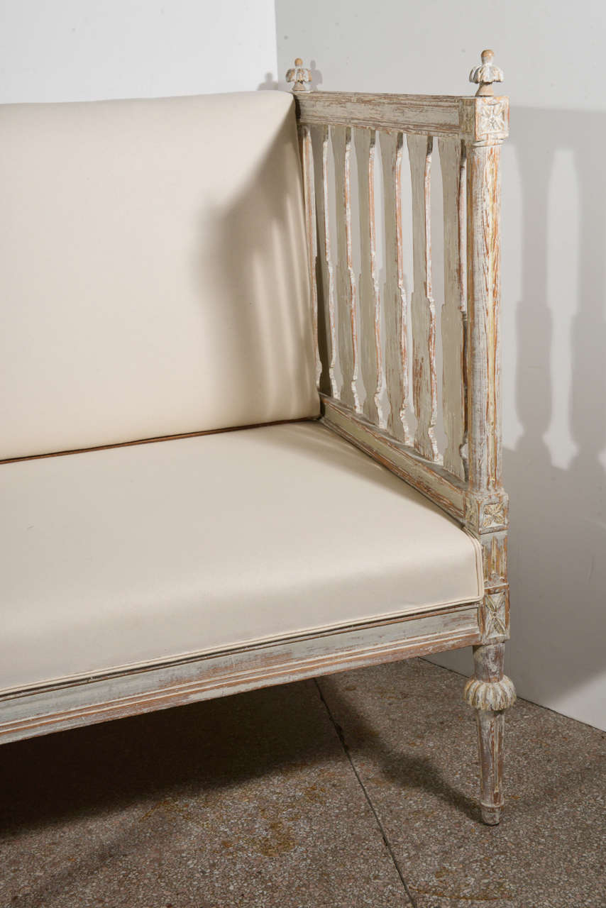 Swedish Gustavian Banquette In Good Condition In Houston, TX