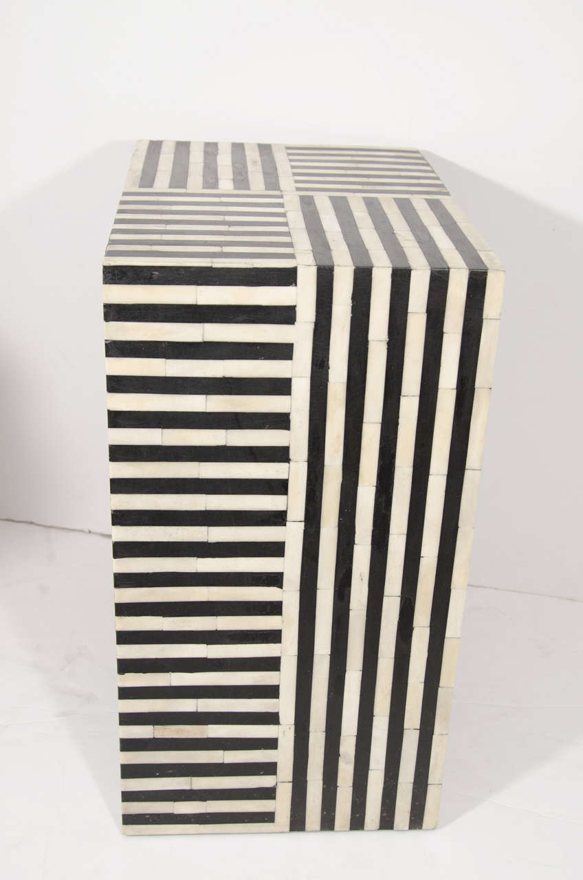 Indian Bone Inlay Black & White Striped Side Table In Good Condition In New York, NY