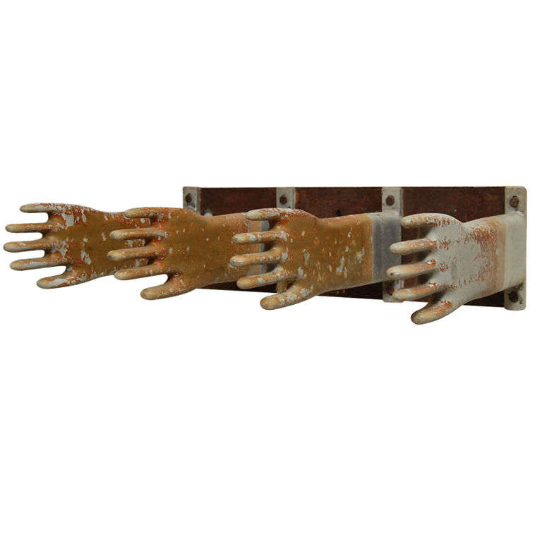 Hanging Glove Mold