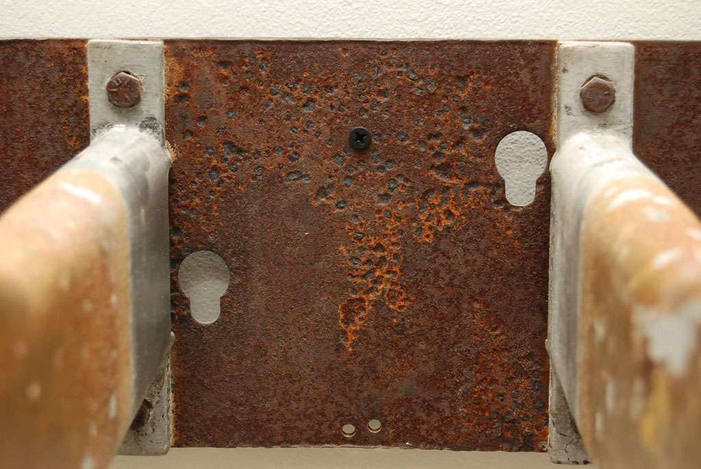 Hanging Glove Mold 2