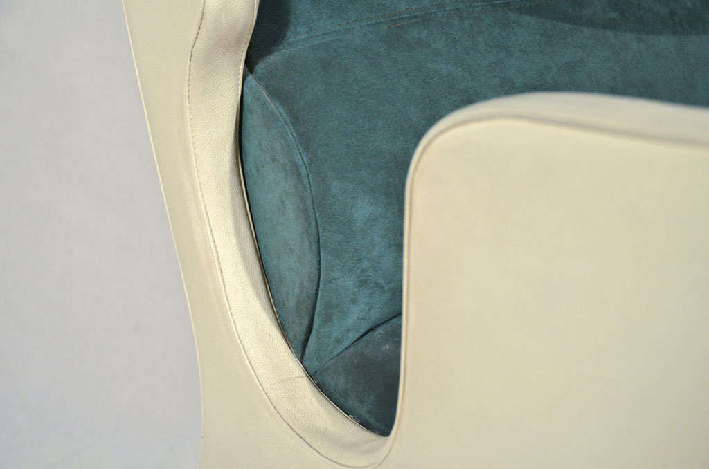 Mid-20th Century Pair of Gio Ponti Armchairs 