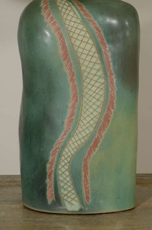 A C & G American Ceramic Table Lamp Base In Excellent Condition For Sale In New York, NY