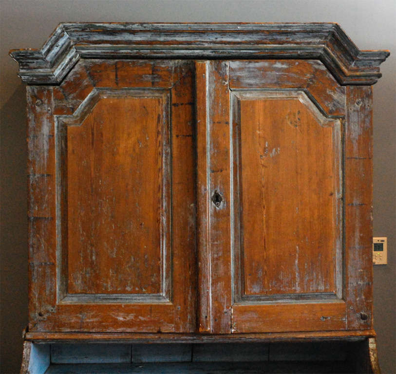 a swedish hutch from the late 18th century in it's original and fantastic finish.