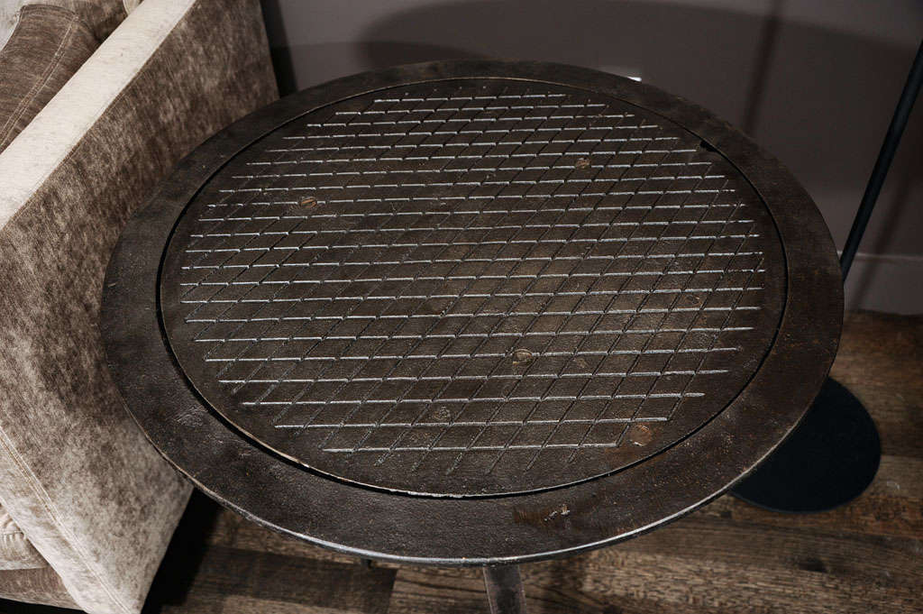 Industrial Grate Table In Excellent Condition For Sale In New York, NY