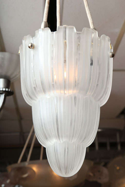 Lampe à suspension Art déco française par Sabino en vente 1