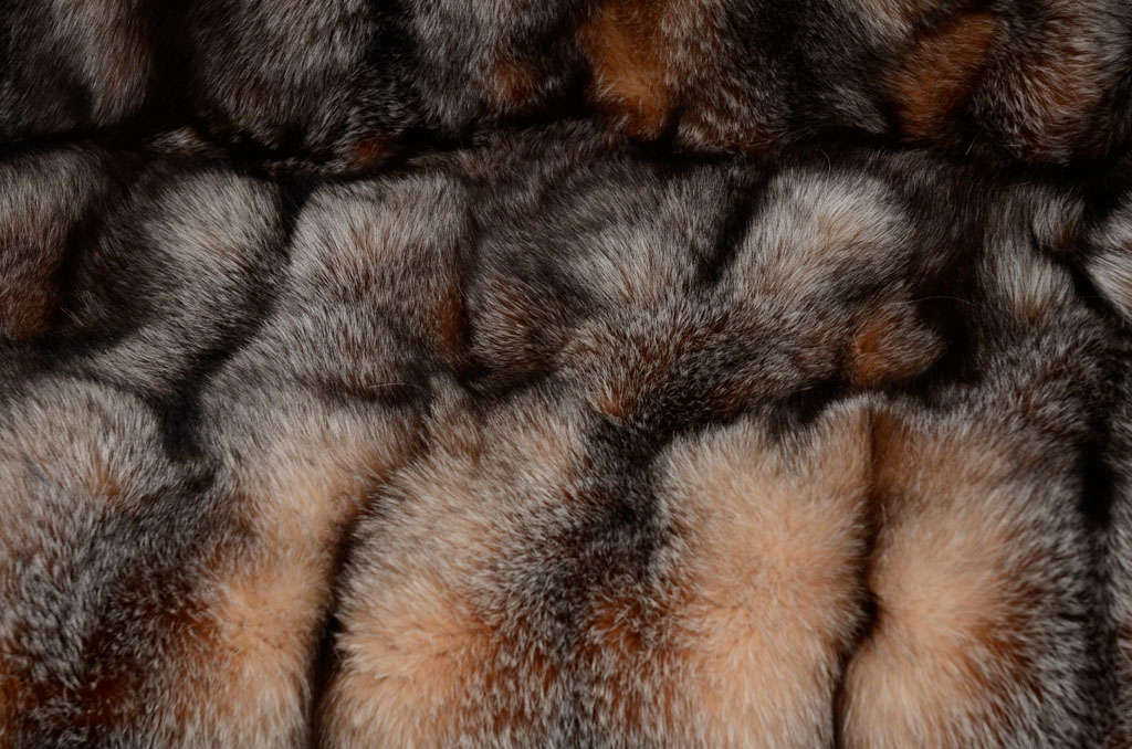 Überwurf, Fuchspelz, Vollhaut, neue Haut, großformatiges Pelz, Rückseite aus Kaschmir/Wolle im Zustand „Hervorragend“ im Angebot in New York, NY
