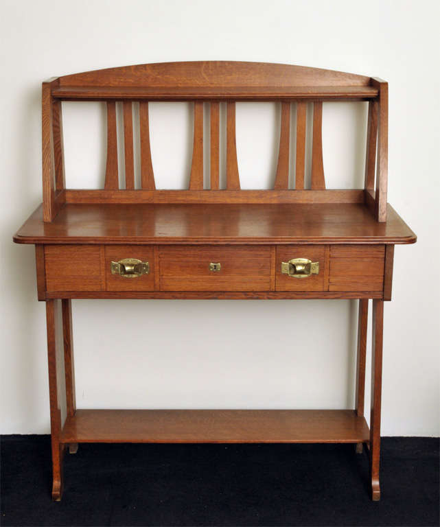 Serrurier-Bovy oak dressoir, 1903.