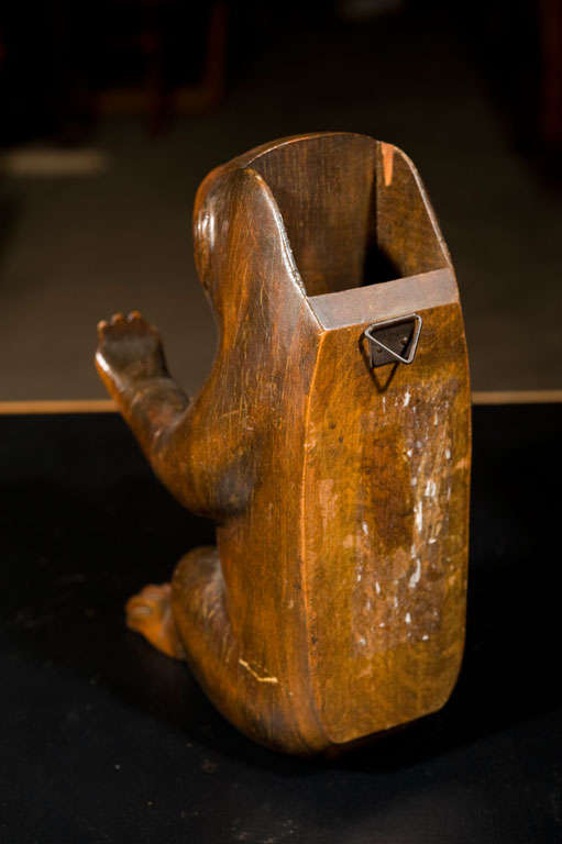 Carved spill vase in the form of a monkey For Sale 2