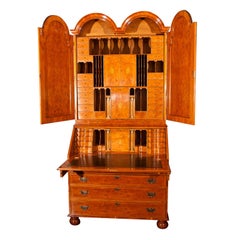 Secrétaire sur mesure de style Queen Anne