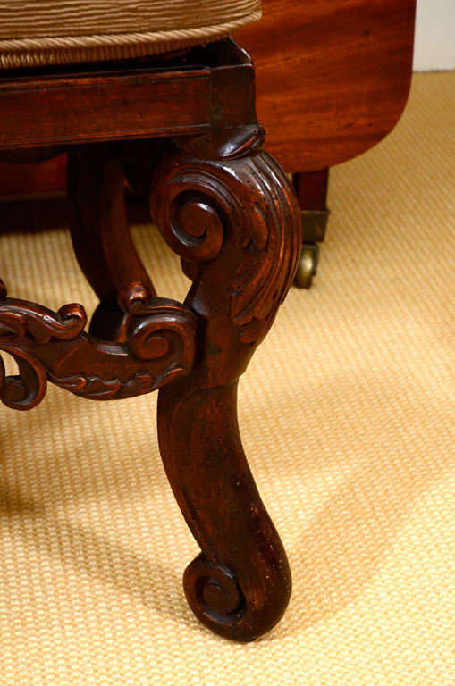 Italian Baroque walnut stool