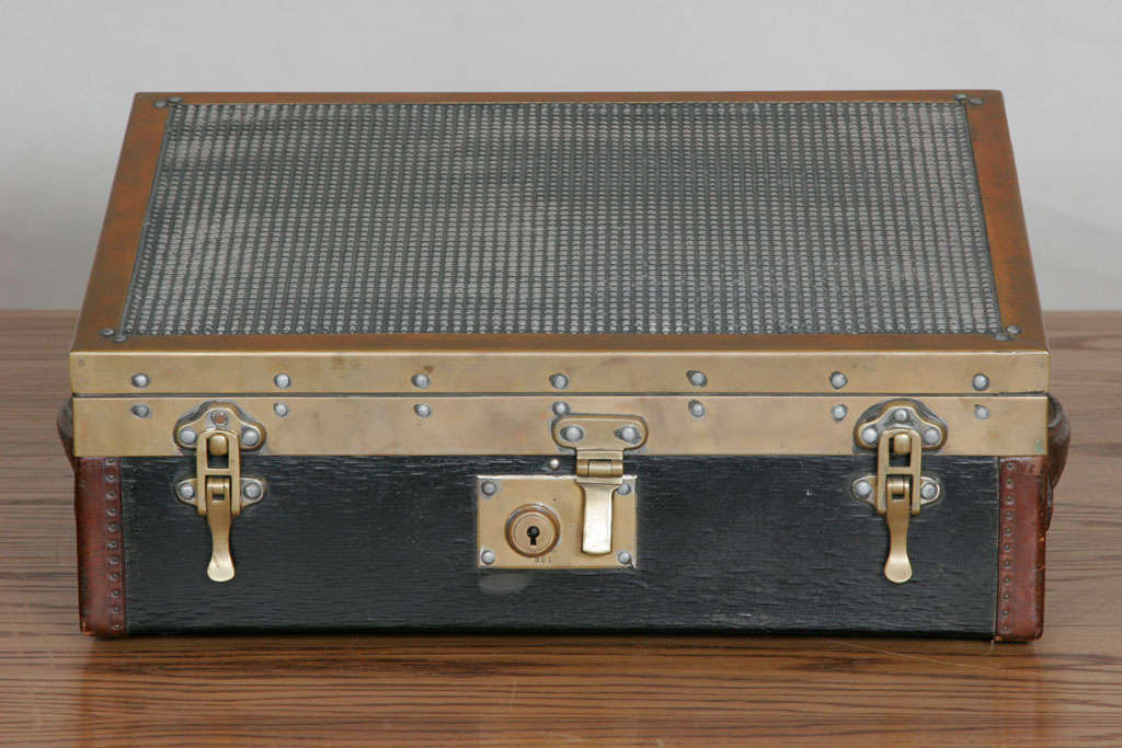 Bone Vintage Picnic Set Presented Bespoke Travelling Case For Sale