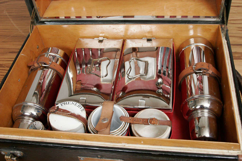 Vintage Picnic Set Presented Bespoke Travelling Case For Sale at 1stDibs