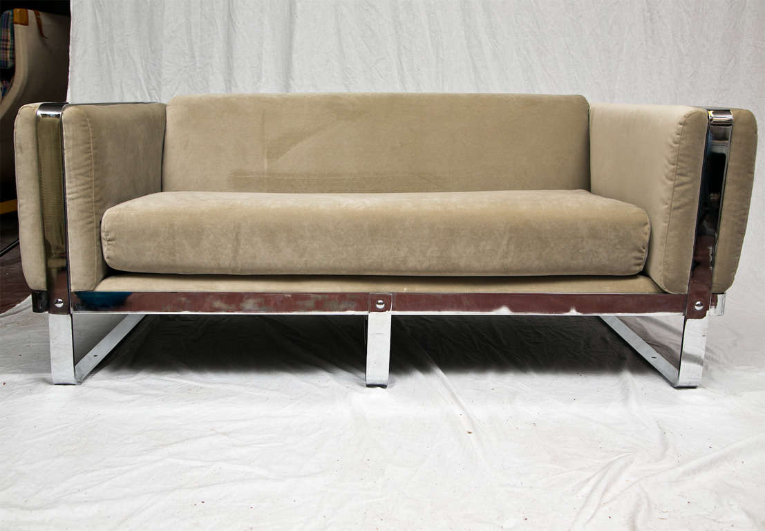 Chrome Sofa by Stendig