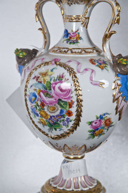 Pair of Porcelain Meissen Style Urn Form Lamps, No Shades In Good Condition In Manhasset, NY