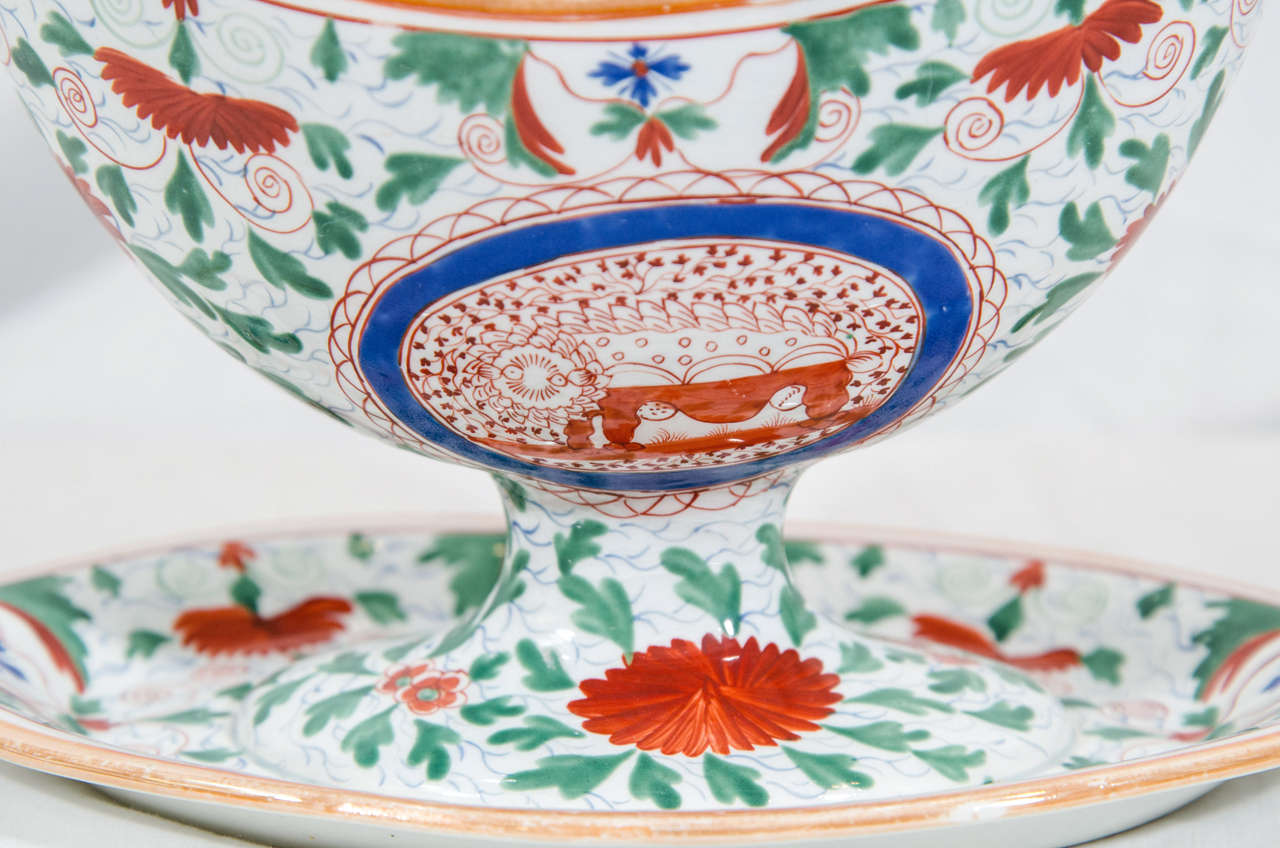 English A Pair of Early 19th Century  Minton Small Tureens