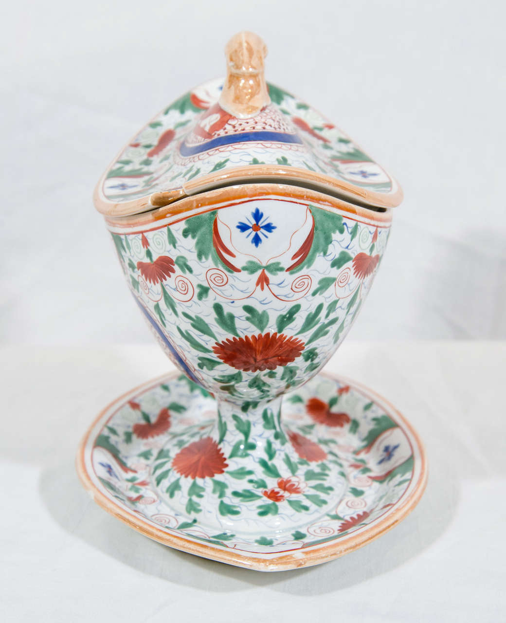 A Pair of Early 19th Century  Minton Small Tureens 2
