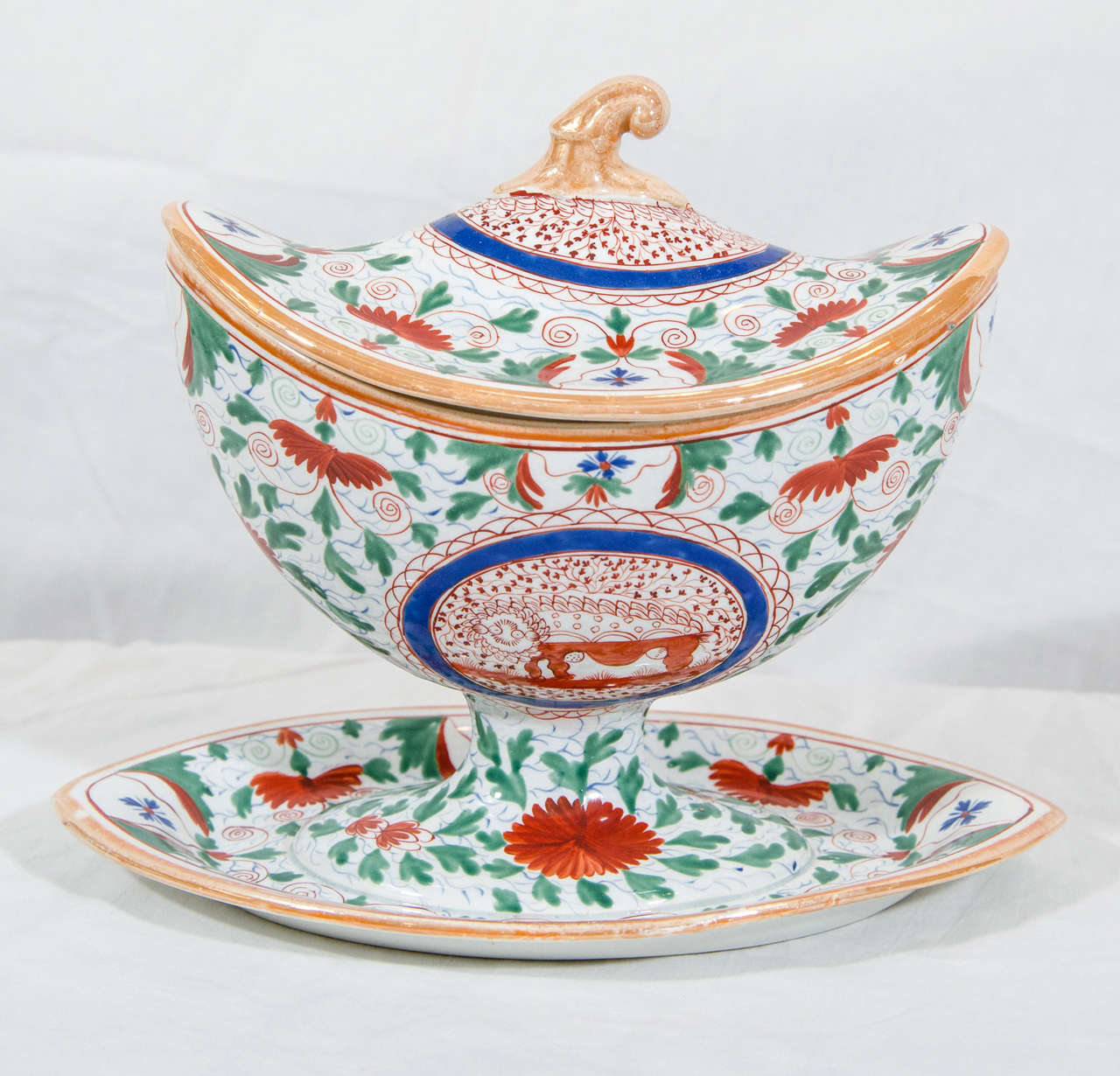 A Pair of Early 19th Century  Minton Small Tureens 3
