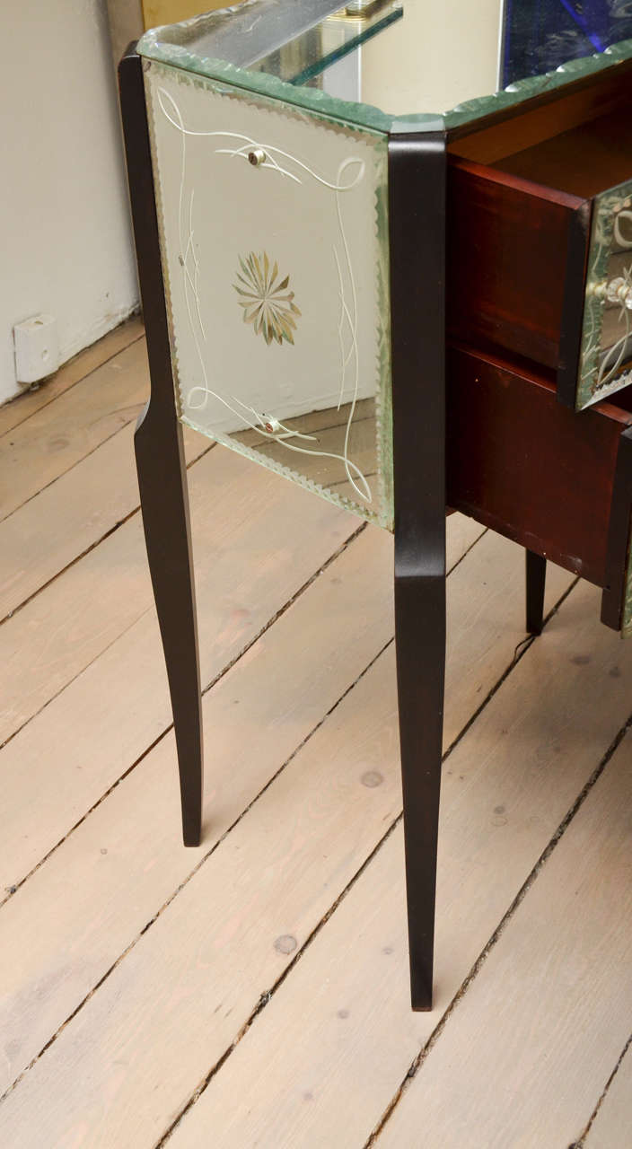 Pair of Mirrored Night Stands In Excellent Condition In Bridgehampton, NY