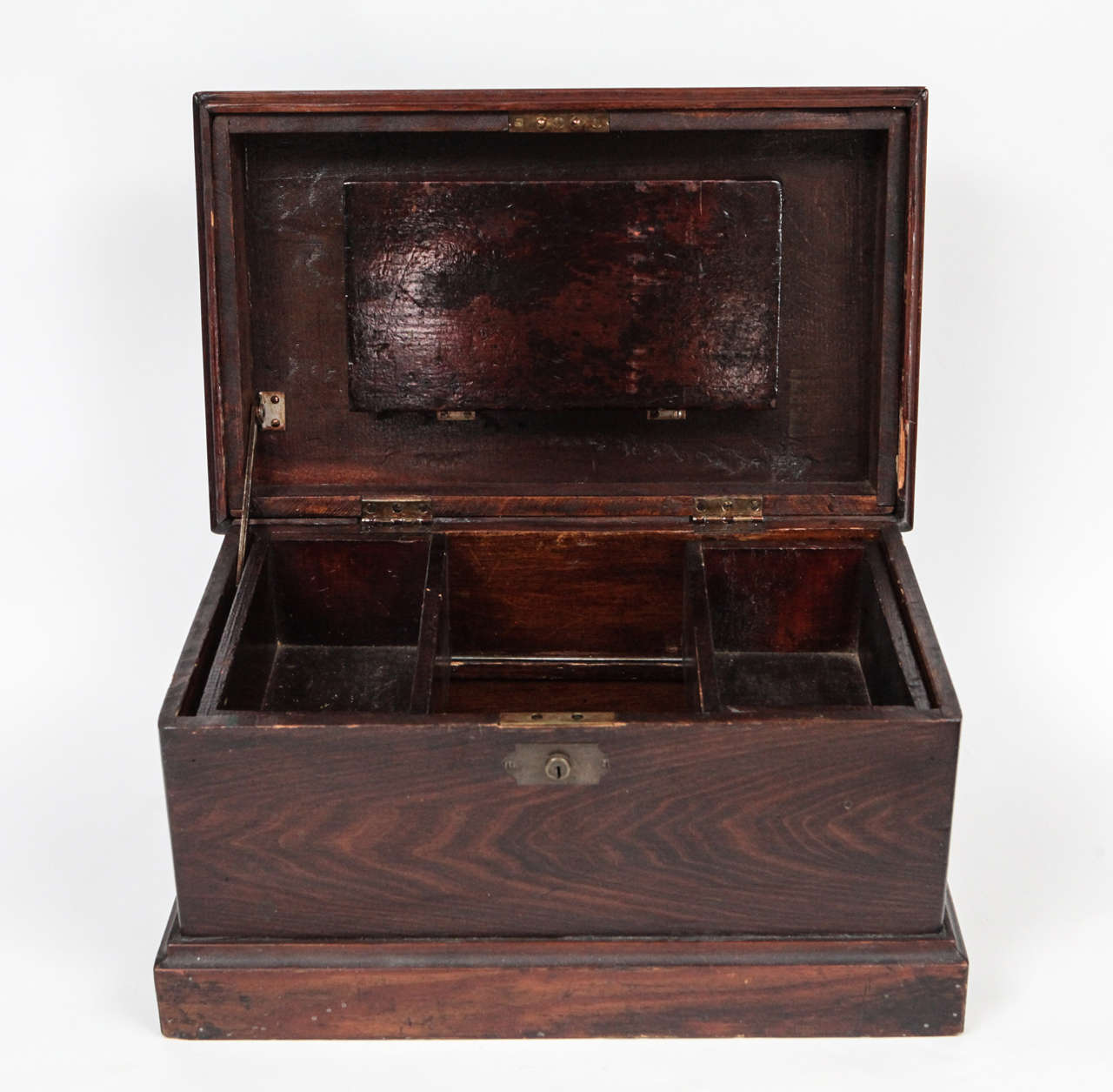 Small Carpenter's Box c. 1900 In Good Condition For Sale In Culver City, CA